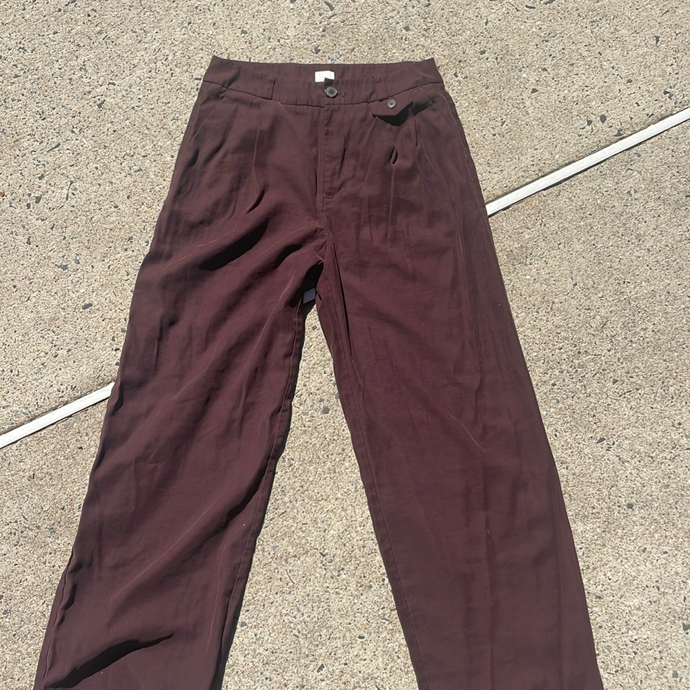 Fall pants! 90% Rayon 10% Polyester. Color: Plum size:6 wide leg.